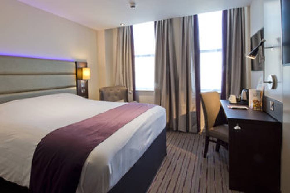 PREMIER INN FARRINGDON 8