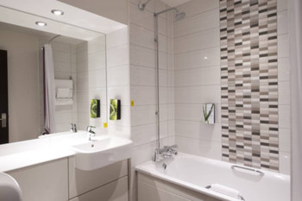 PREMIER INN LONDON CHISWICK 10