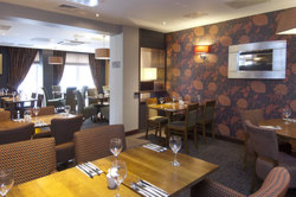 PREMIER INN LONDON EALING 4