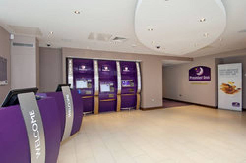PREMIER INN LONDON EALING 6