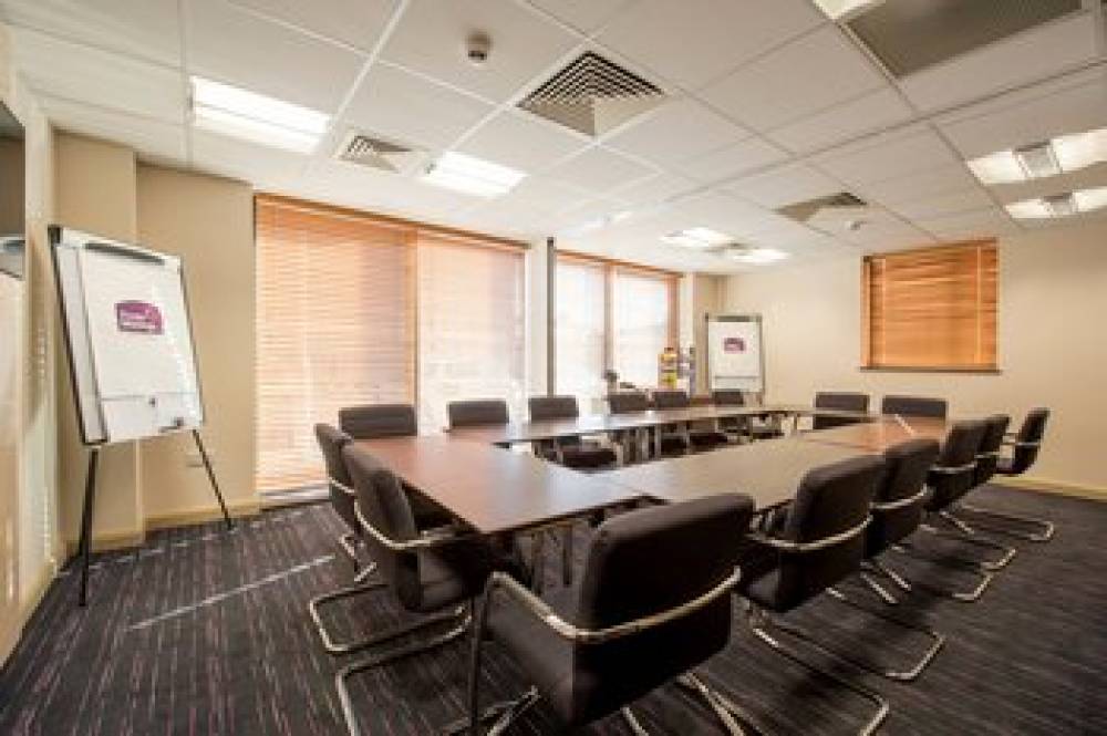 PREMIER INN LONDON EDMONTON 8