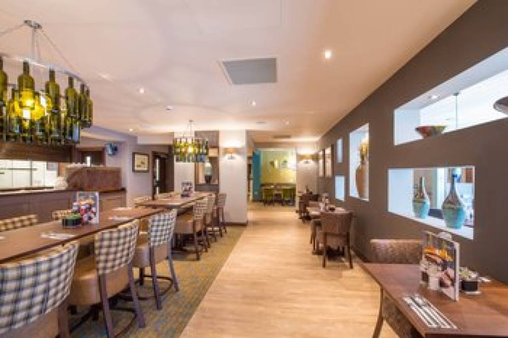 PREMIER INN LONDON EDMONTON 2