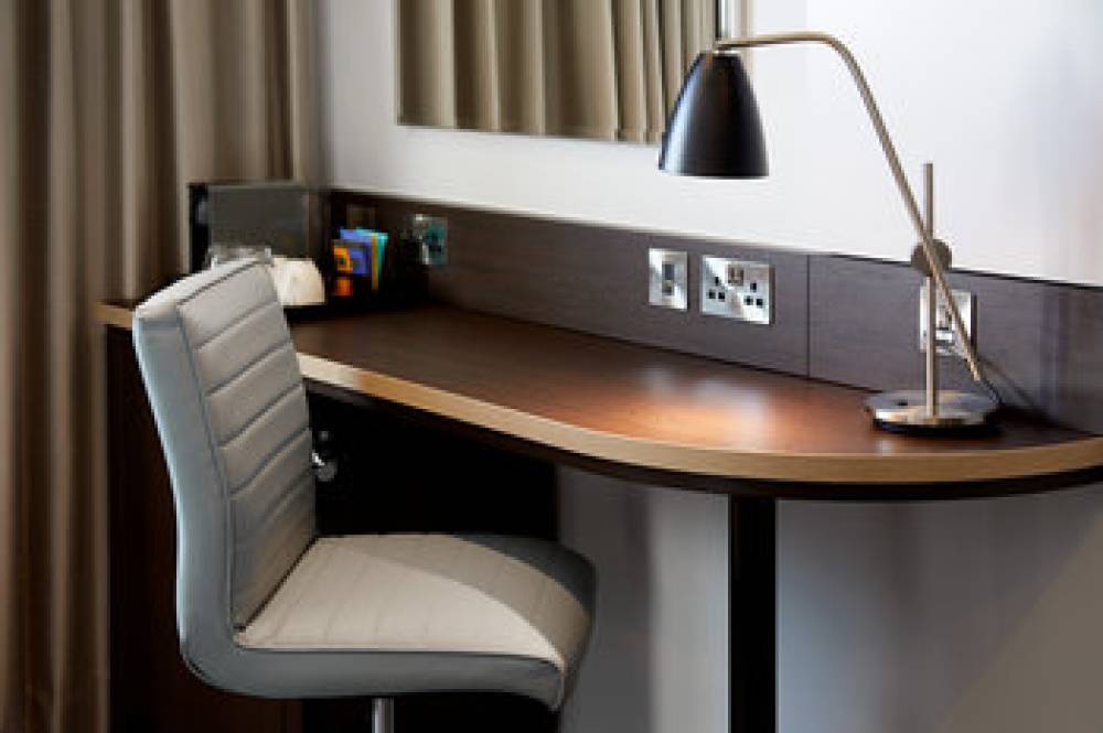 PREMIER INN LONDON GREENFORD 8