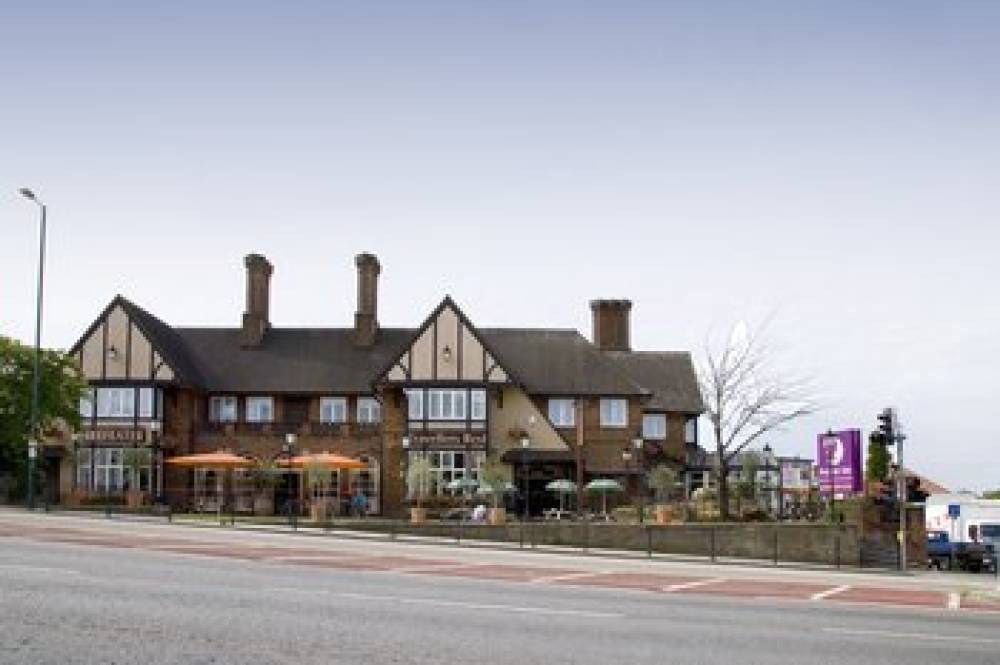 PREMIER INN LONDON HARROW 6
