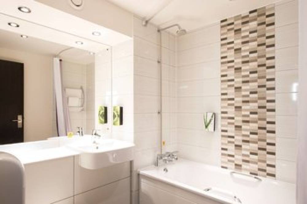 PREMIER INN LONDON KINGSTON 8