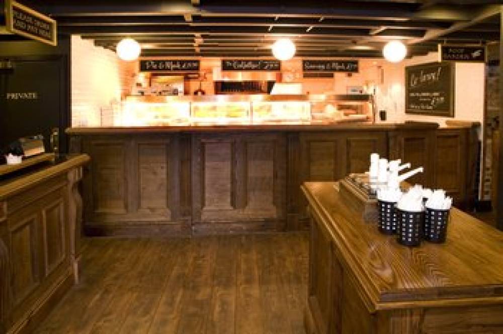PREMIER INN LONDON SOUTHWARK BANKSI 2