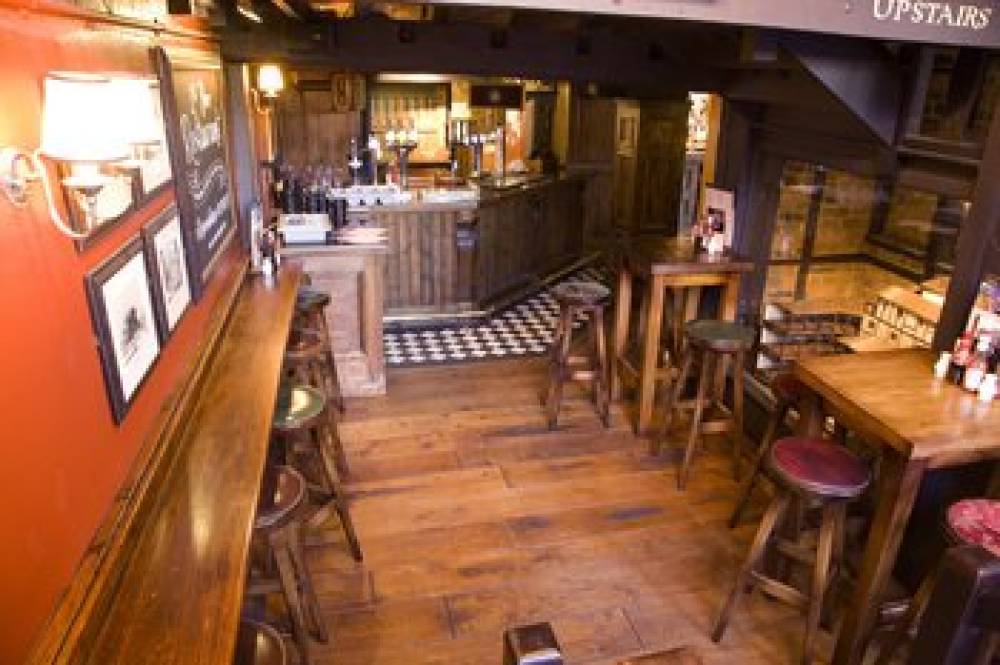 PREMIER INN LONDON SOUTHWARK BANKSI 6