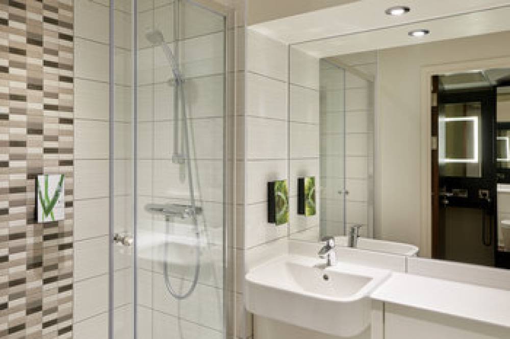 PREMIER INN LOUGHTON/BUCKHURST HILL 4