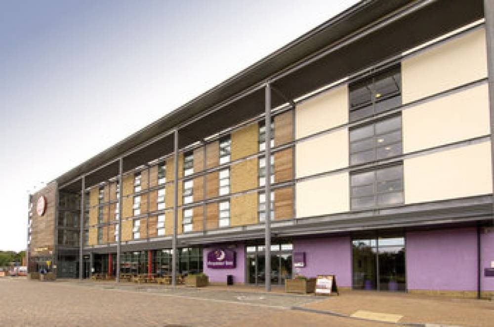 PREMIER INN WATFORD (CROXLEY GREEN) 1