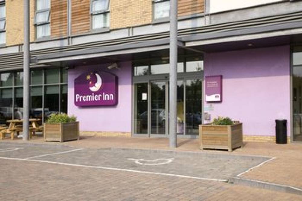 PREMIER INN WATFORD (CROXLEY GREEN) 5
