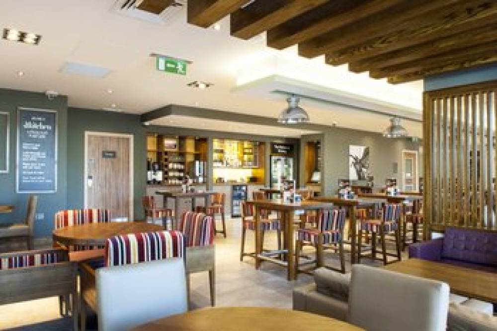 PREMIER INN WOKING TOWN CENTRE 3