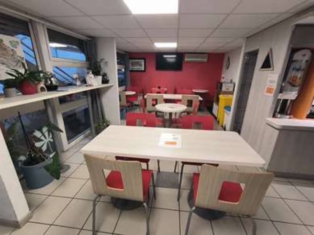 PREMIERE CLASSE BORDEAUX OUEST - EY 1