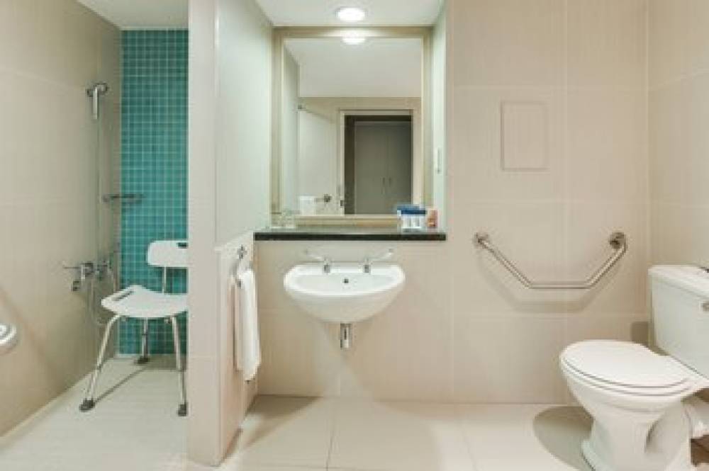Protea Hotel By Marriott Karridene Beach 10
