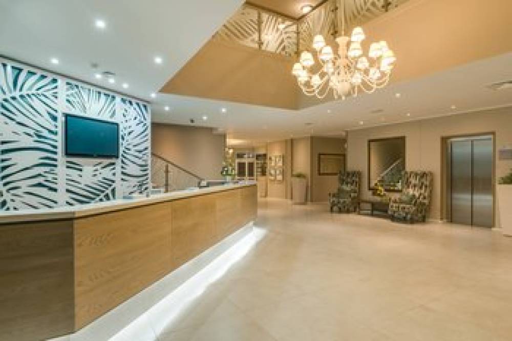 Protea Hotel By Marriott Karridene Beach 2