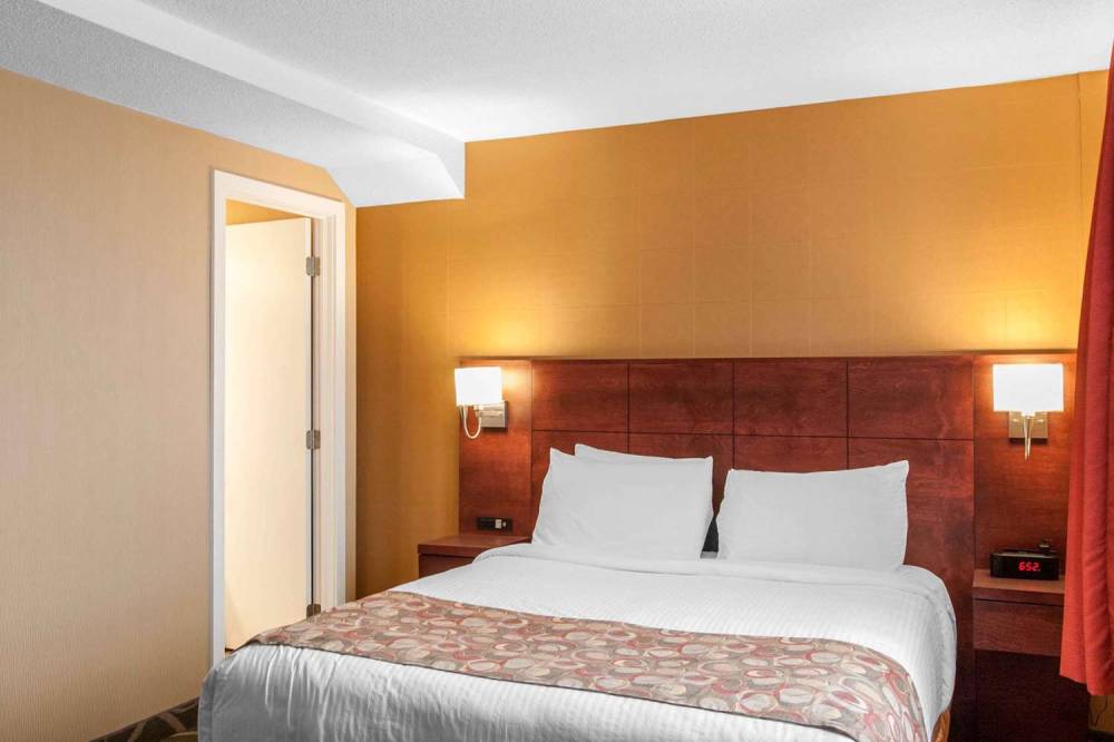 QUALITY HOTEL AND SUITES GANDER 5