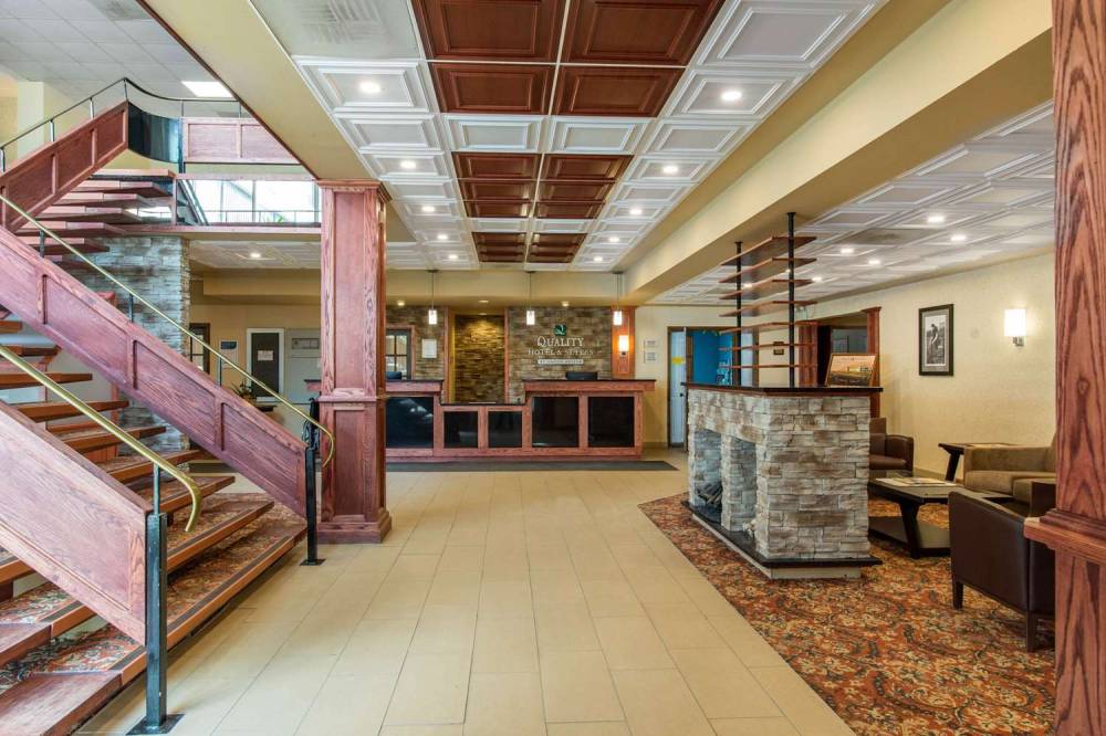 QUALITY HOTEL AND SUITES GANDER 4