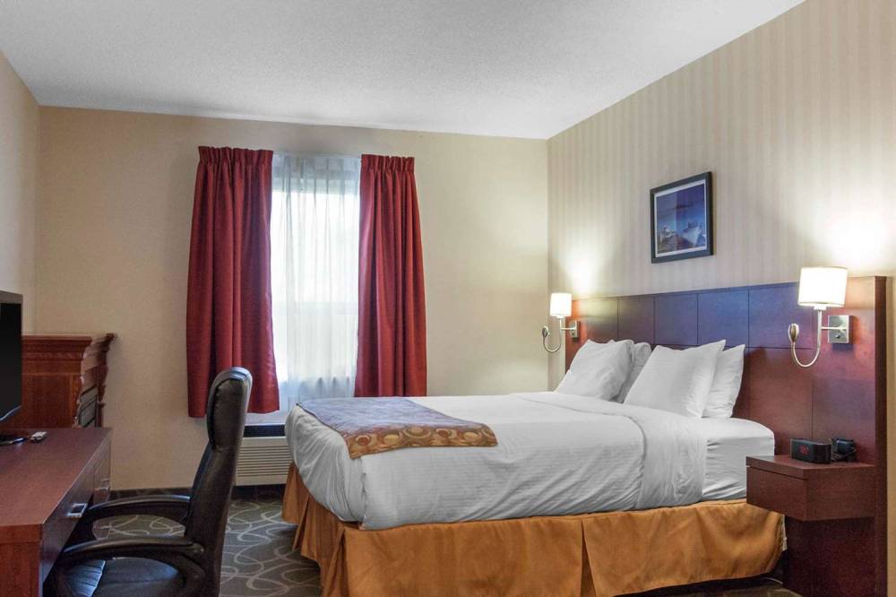 QUALITY HOTEL AND SUITES GANDER 10