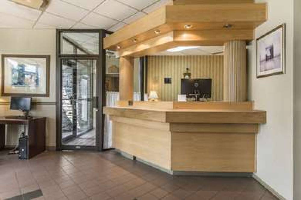 Quality Hotel And Suites 9