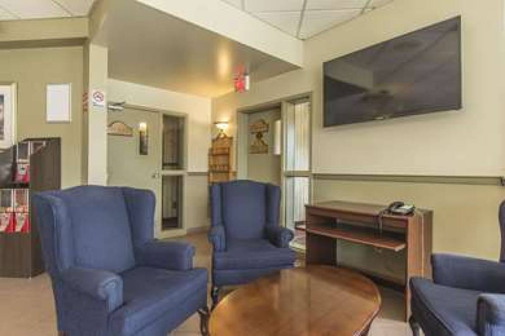 Quality Hotel And Suites 7