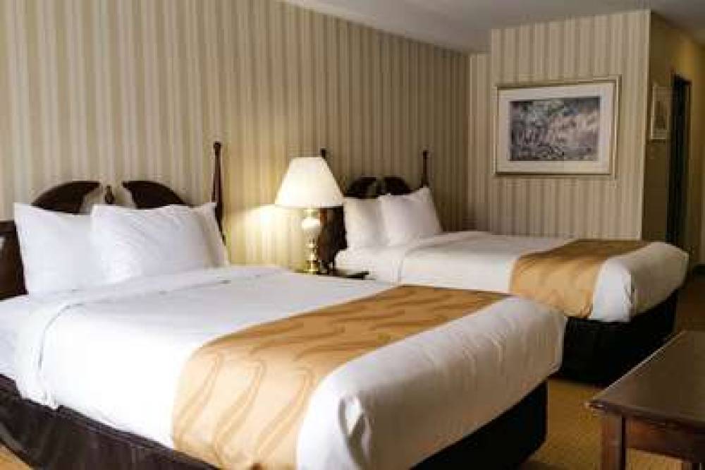 Quality Hotel And Suites 10