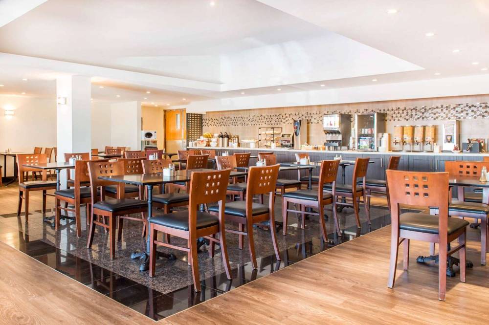 QUALITY HOTEL DORVAL AEROPORT 8