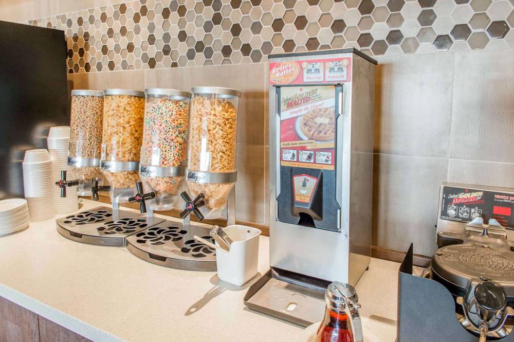 QUALITY HOTEL DORVAL AEROPORT 5