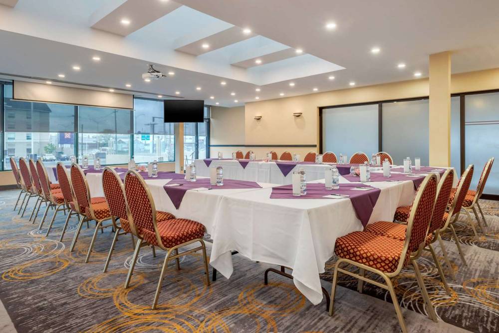 QUALITY HOTEL DORVAL AEROPORT 7