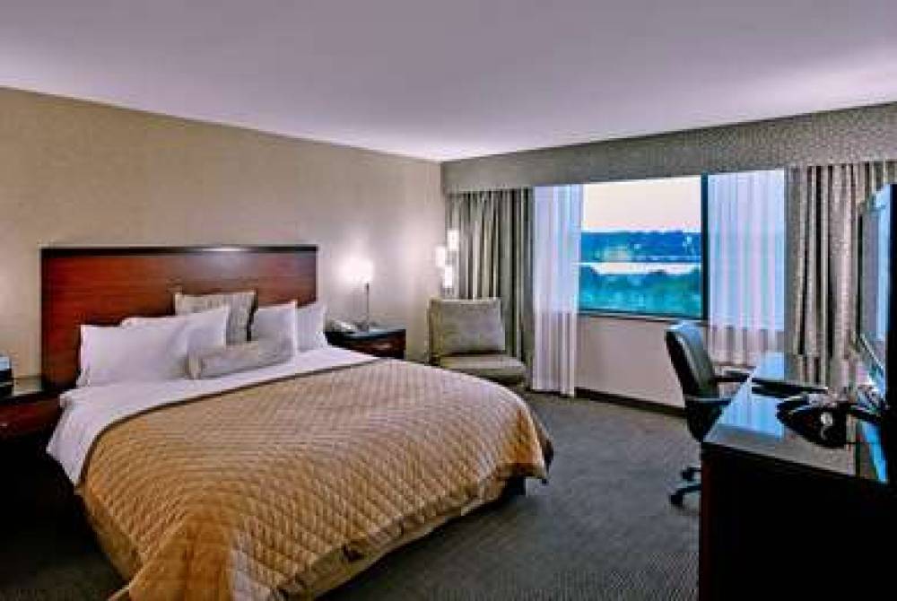 QUALITY HOTEL ESSINGTON 5