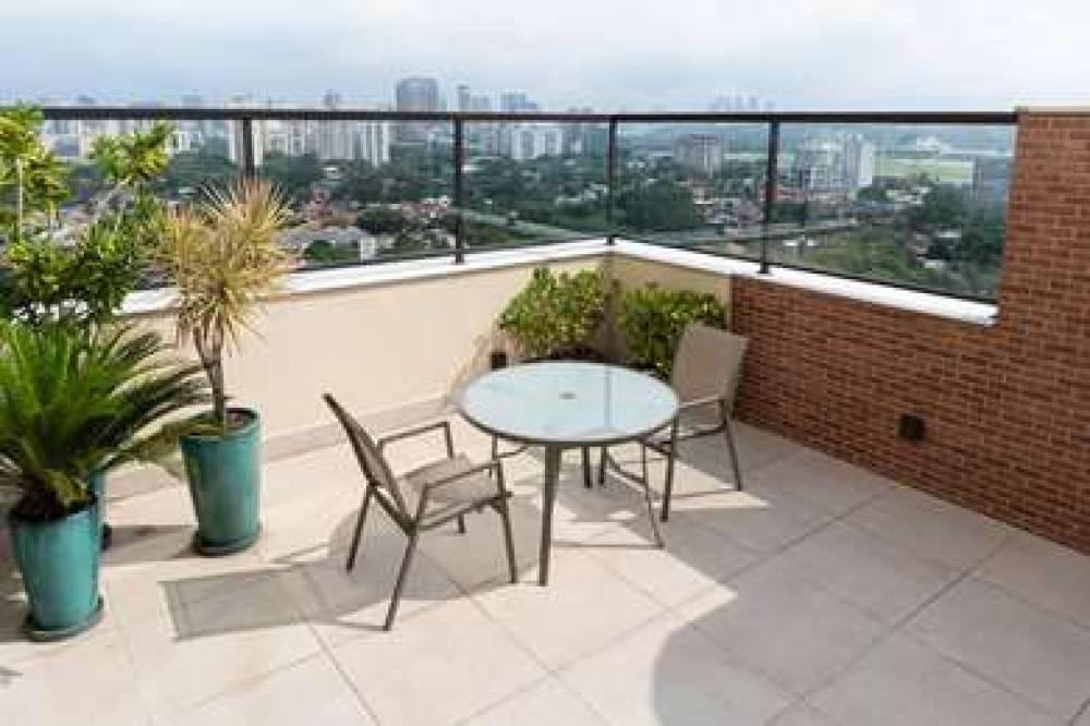 Quality Hotel Faria Lima 10