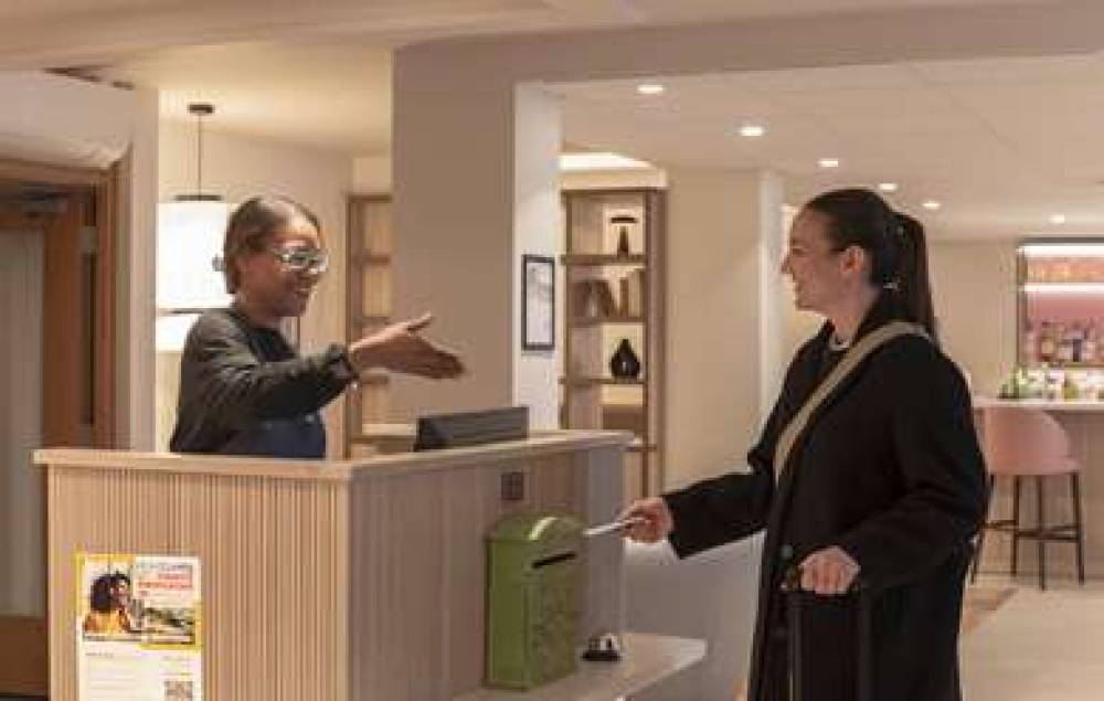 QUALITY HOTEL HAMPSTEAD 4