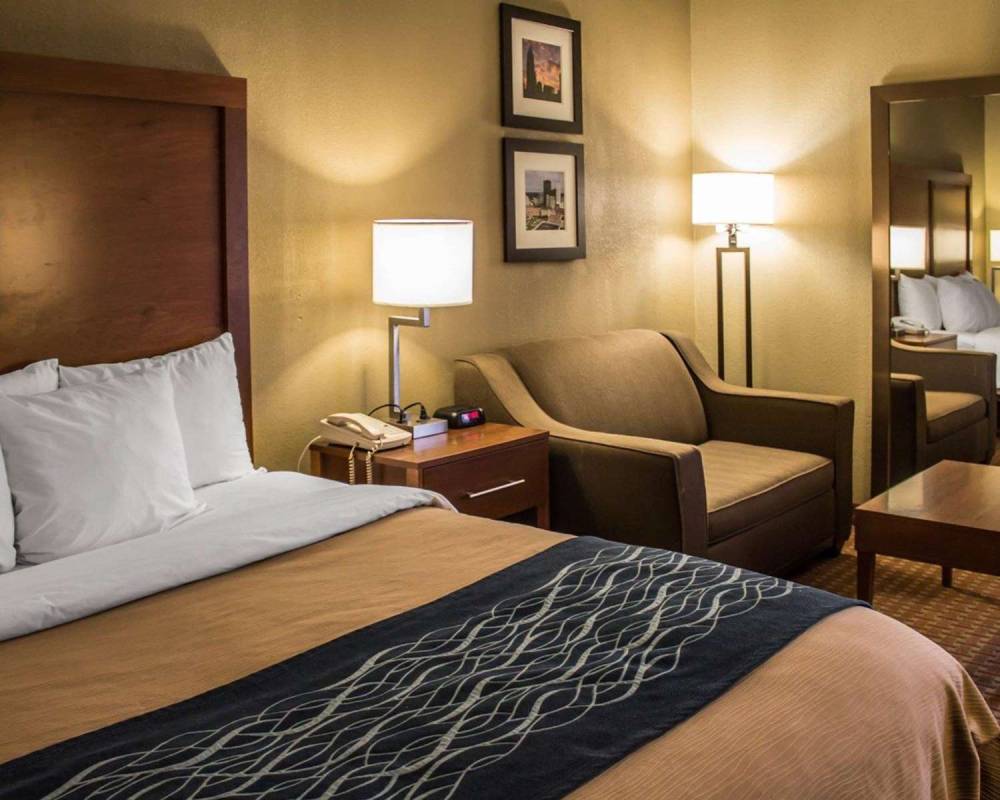 QUALITY INN AKRON 5