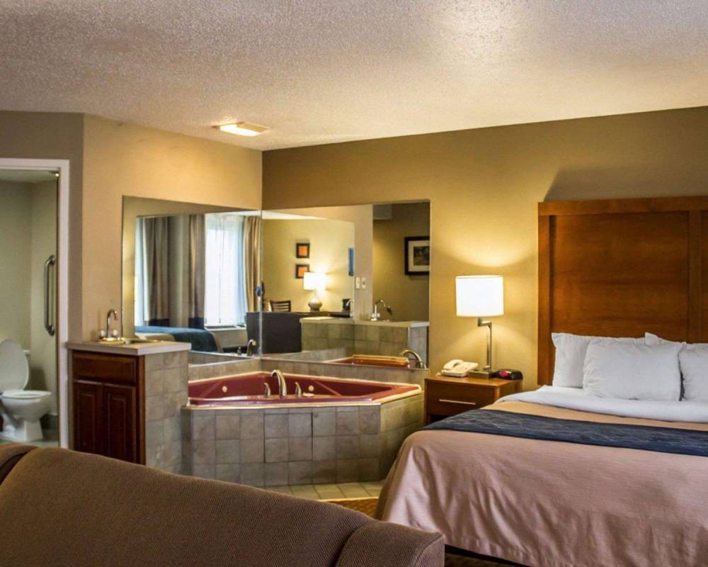 QUALITY INN AKRON 2