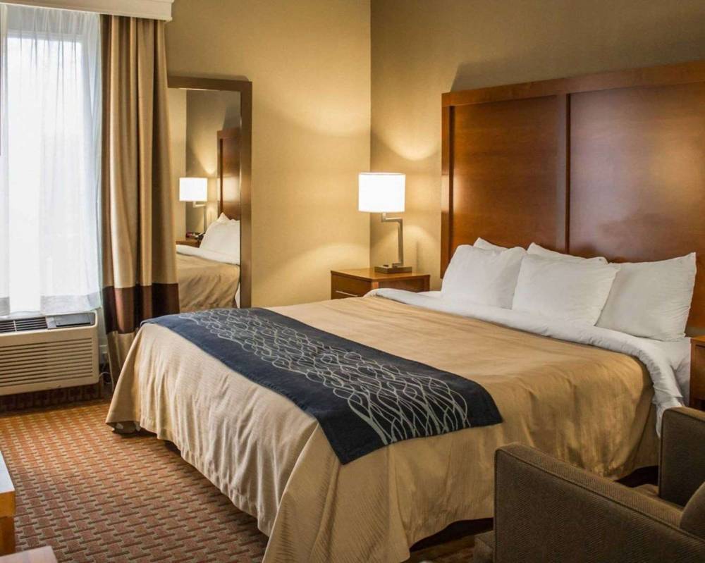 QUALITY INN AKRON 9