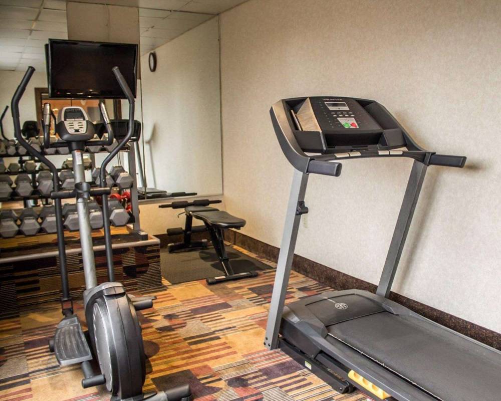 QUALITY INN AKRON 4