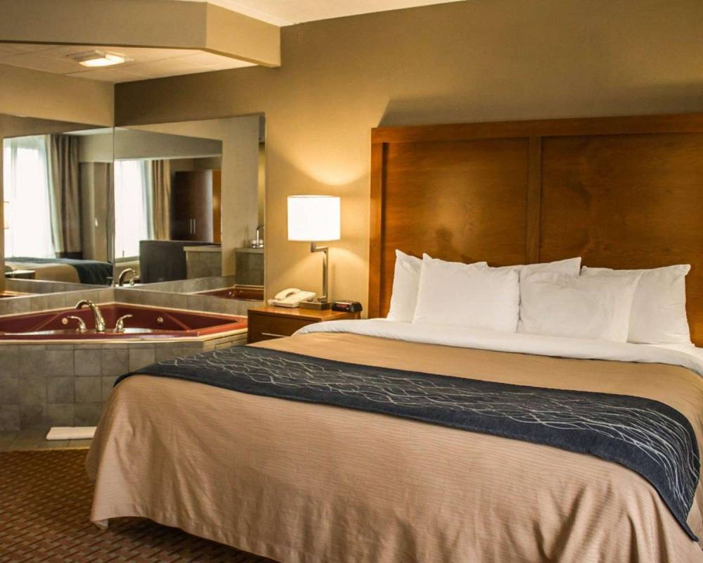 QUALITY INN AKRON 3