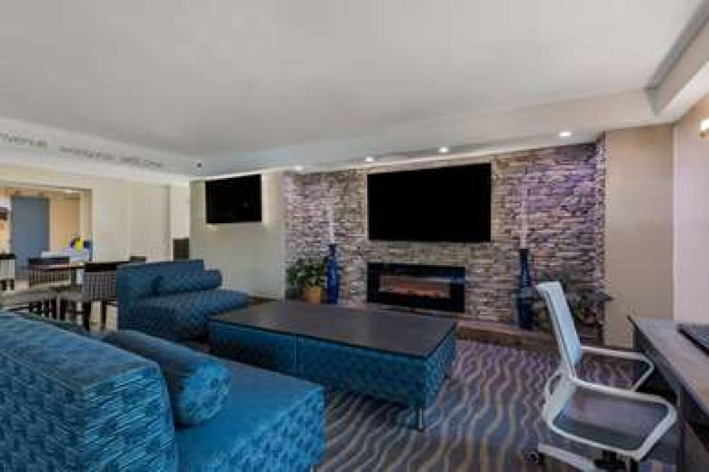 Quality Inn And Suites Airport 2
