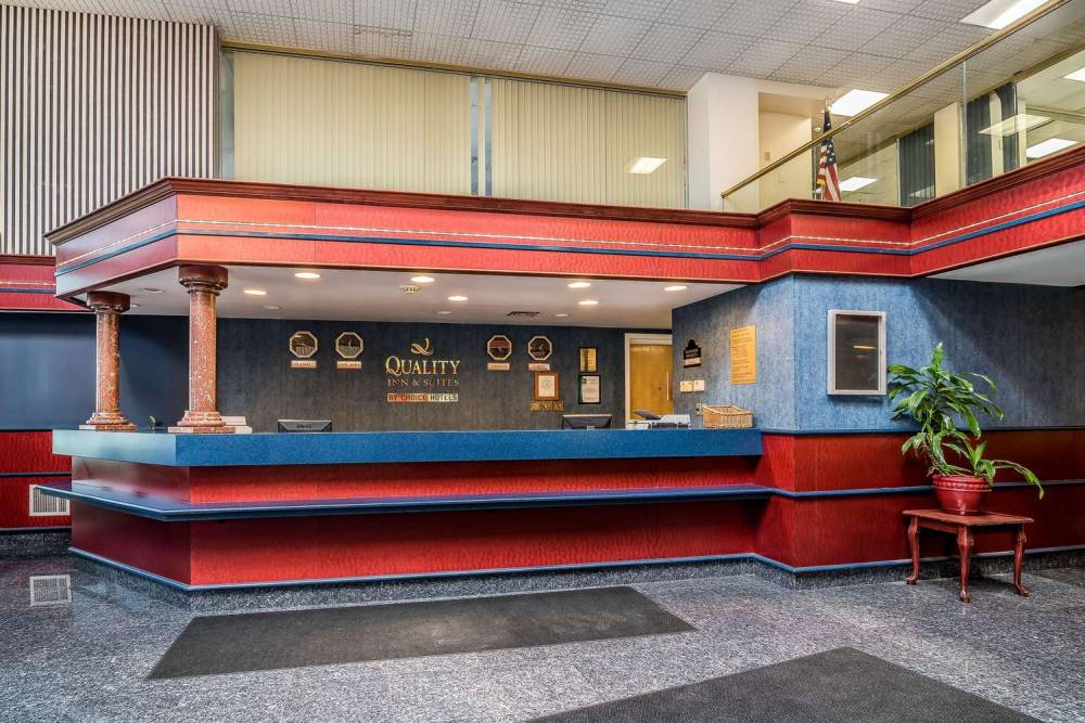QUALITY INN AND SUITES ALBANY AIRPO 7