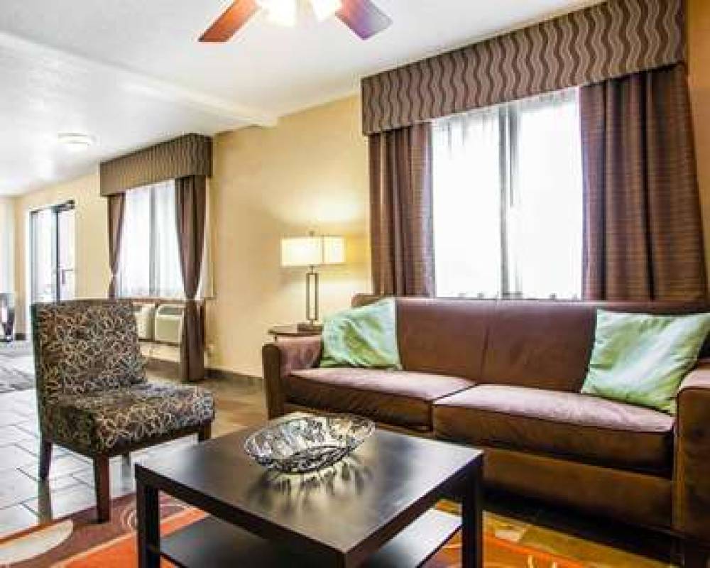 Quality Inn And Suites Ankeny 6