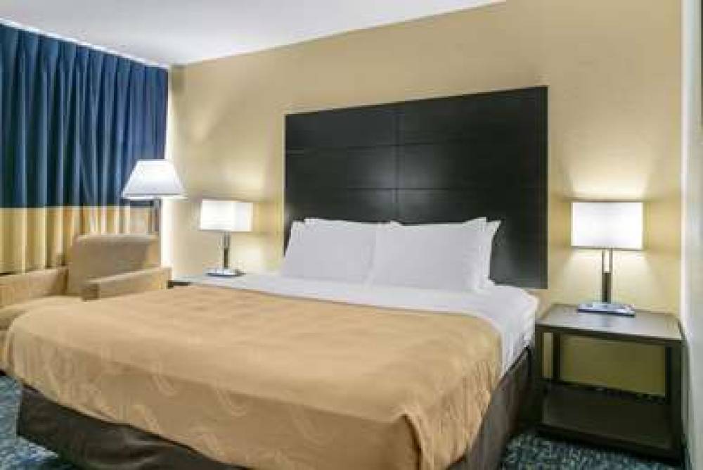 Quality Inn And Suites Banquet Center 8