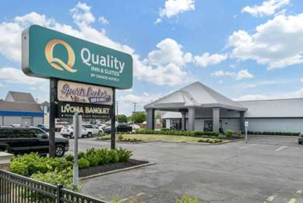 Quality Inn And Suites Banquet Center 1