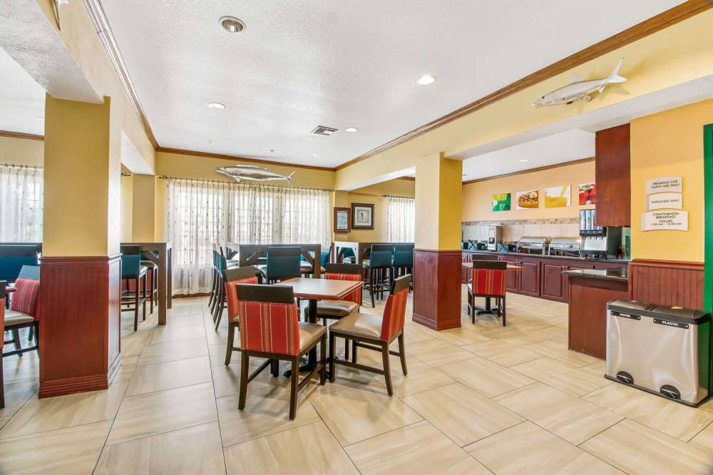 Quality Inn And Suites Beachfront 5