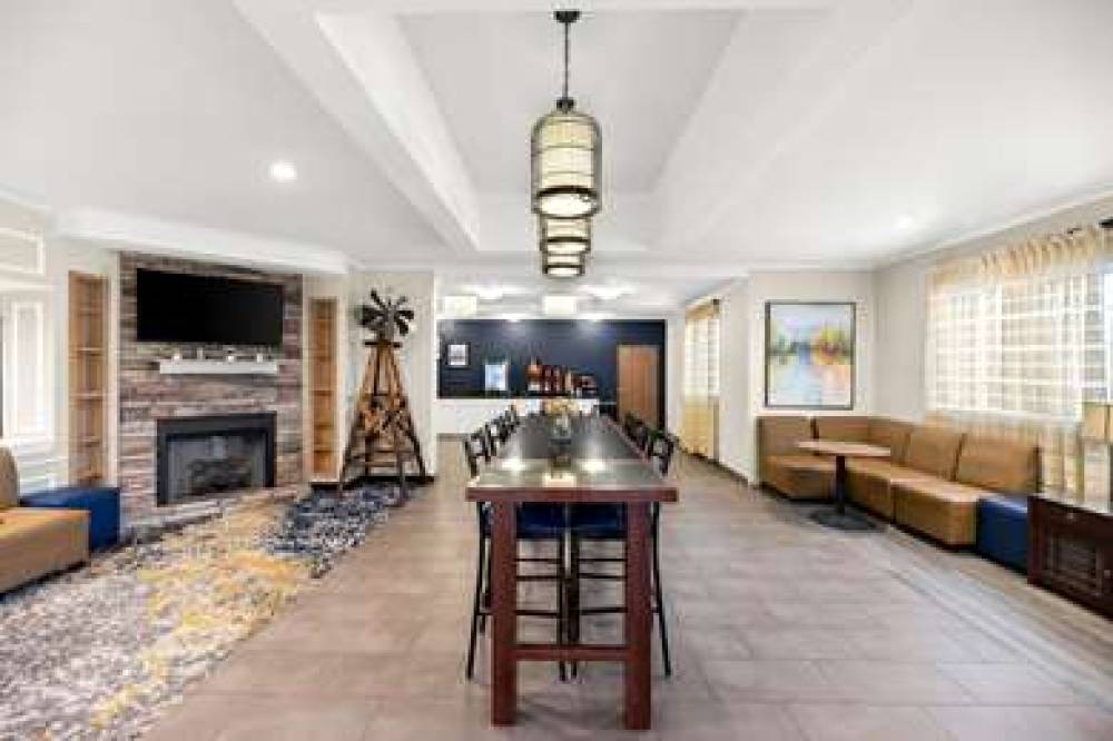 QUALITY INN AND SUITES BIG SPRING 9