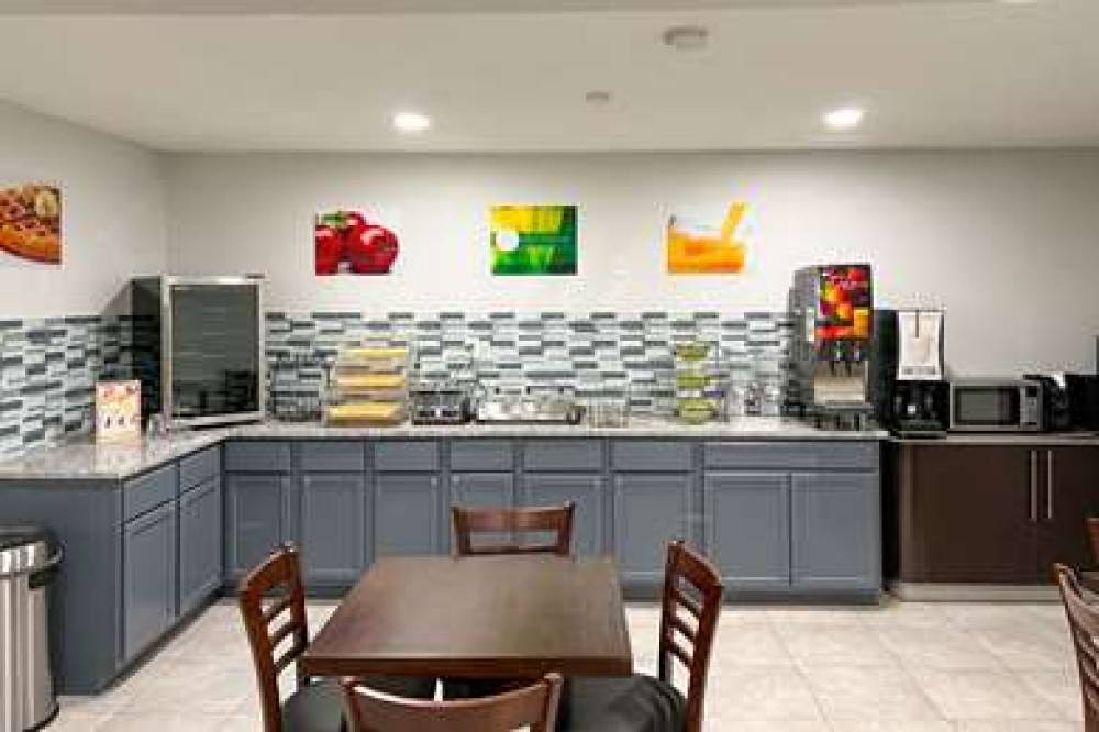 QUALITY INN AND SUITES COLUMBUS WES 2