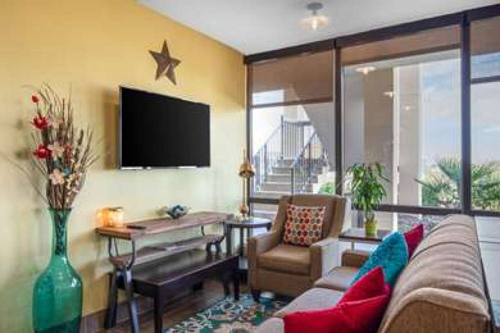 Quality Inn And Suites Fort Worth 5