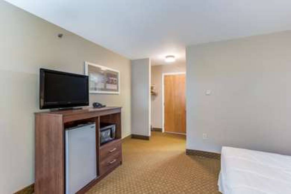 QUALITY INN AND SUITES GORHAM 10