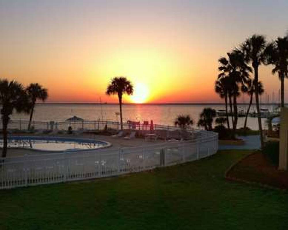 Quality Inn And Suites Gulf Breeze 1
