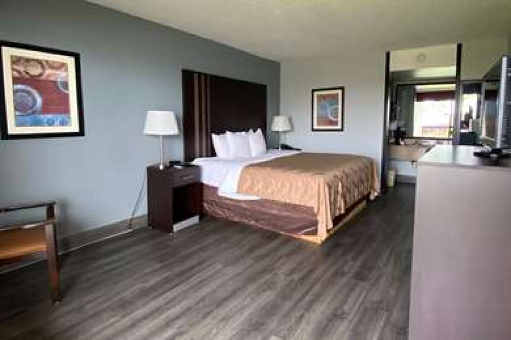Quality Inn And Suites Gulf Breeze 6