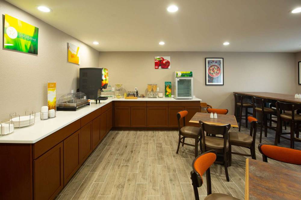 QUALITY INN AND SUITES HAMMOND 5