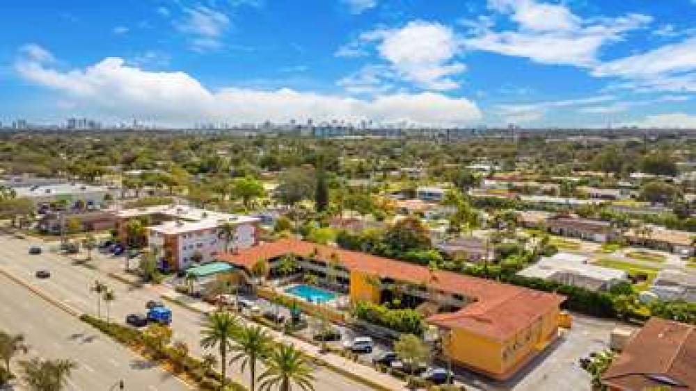 QUALITY INN AND SUITES HOLLYWOOD BO 6