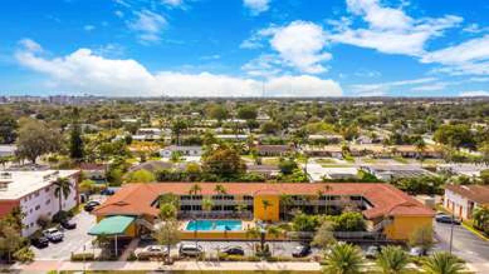 QUALITY INN AND SUITES HOLLYWOOD BO 7